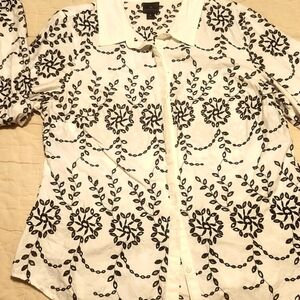Worthington Brand Eyelet Floral Embroidered White and Black Women's Top. Size L